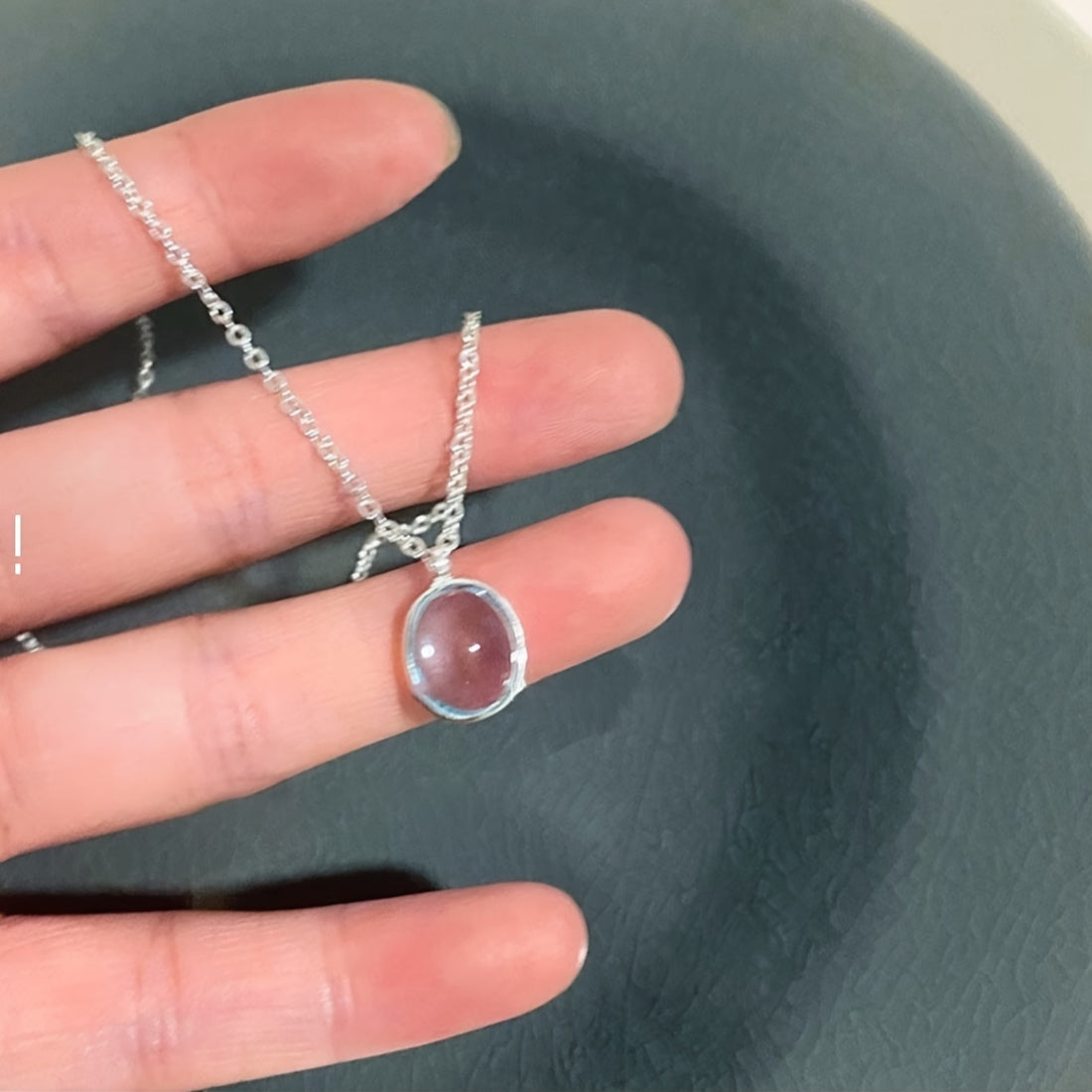 💎 Safir Kolye – Minimal ve Göz Alıcı Işıltı