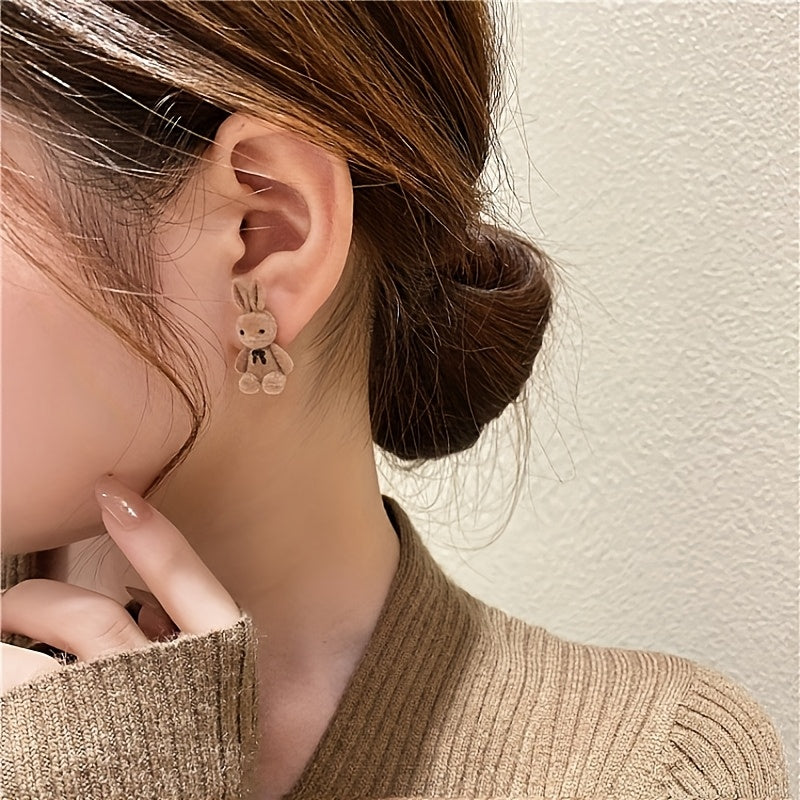 🐇 Peluş Tavşan Küpe – Eğlenceli Kış Aksesuarı