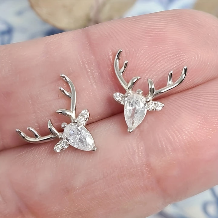 🦌 Geyik Boynuzlu Küpe – Sevimli Günlük Şıklık