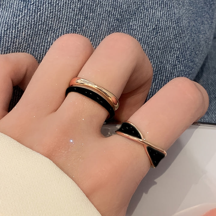 💍 2 Adet Minimalist Siyah & Altın Yüzük – Şık Günlük Kombinler