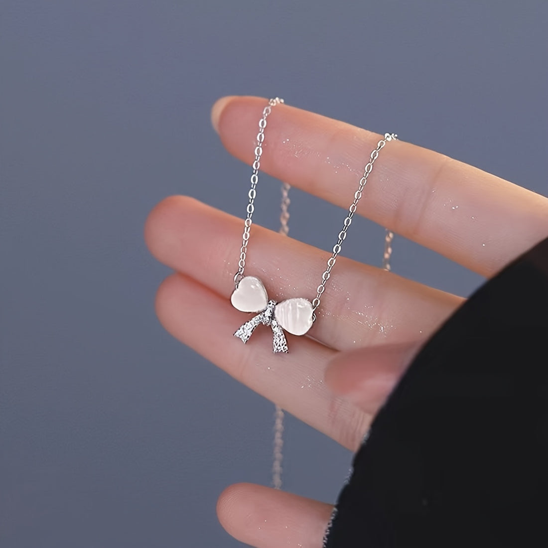 🎀 Renkli Aşk Fiyonk Kolye Seti – Parlak ve Eğlenceli Seçim