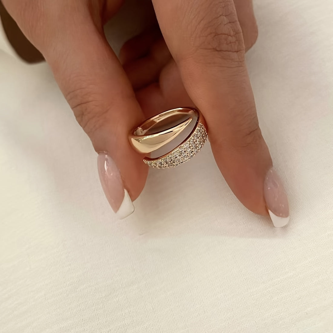 ☁️Kanat Tasarımlı Opal Taşlı Yüzük – Zarif & Feminen Stil