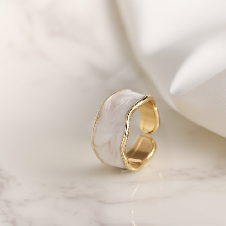 💍 Vintage Damla Desenli Altın Yüzük – Renkli Günlük Şıklık